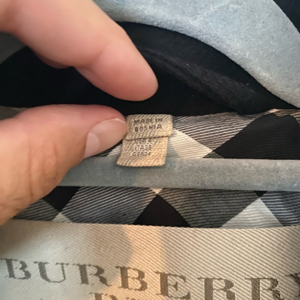 Burberry Classic Black Trench Coat - Picture 15 of 16